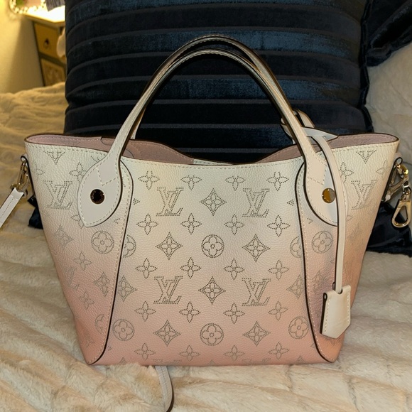 Louis Vuitton Mahina Hina gradient bag RARE color! & dustbag - Picture 3 of 15